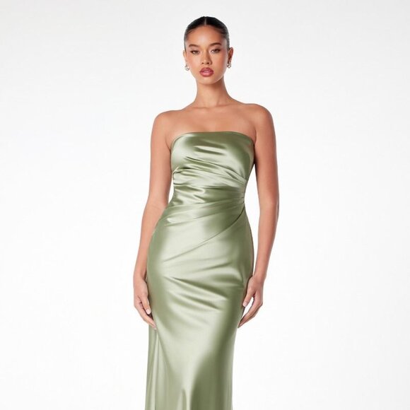 New Strapless Sheath Refined Gown w/Single Clasp & Straight Across Neck CD T2006 - Picture 1 of 9